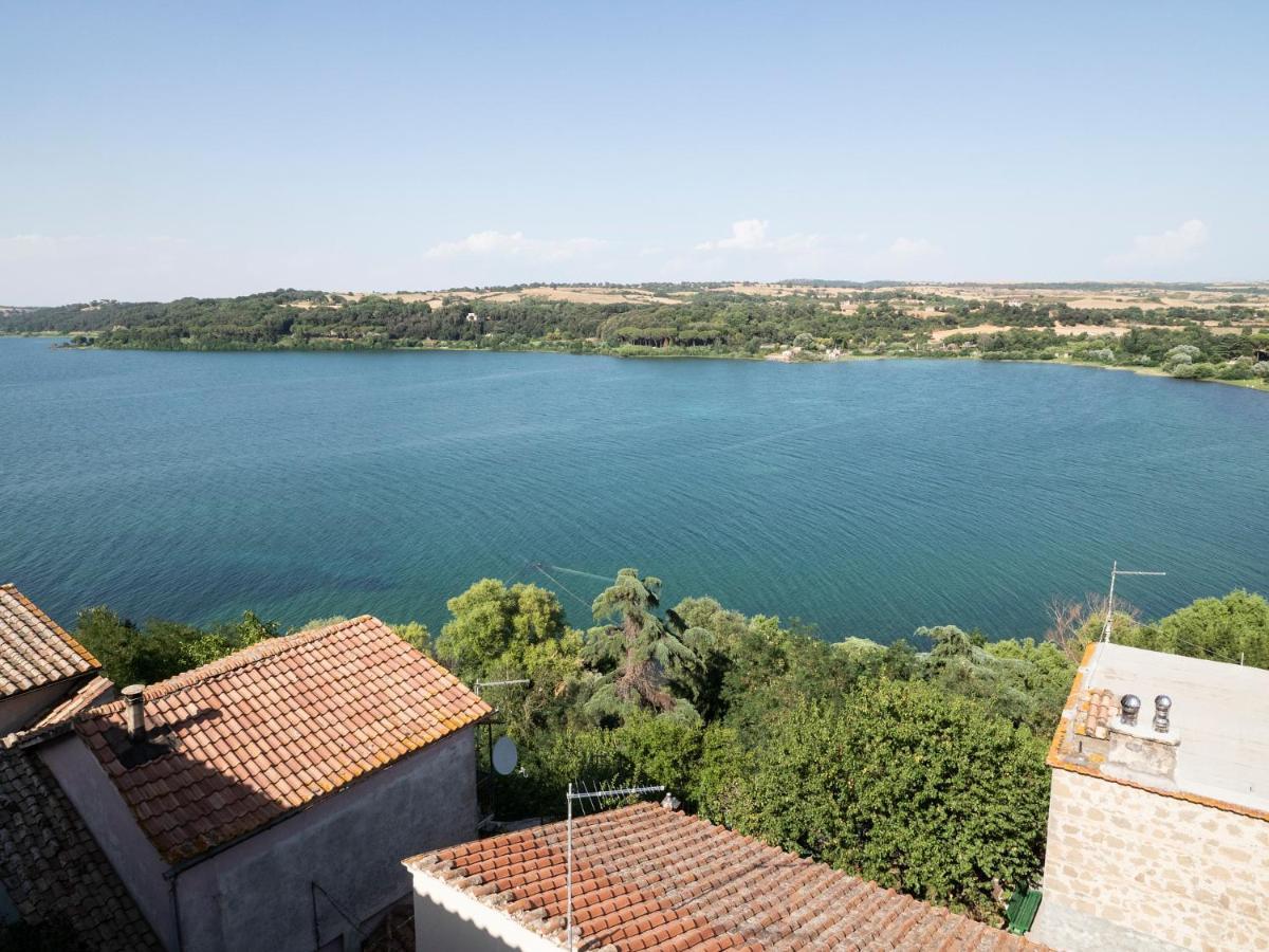 Attico Con Vista Lago - Miralago Anguillara Sabazia Kültér fotó